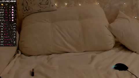 EvaSileZ online show from March 19, 2026, 1:37 pm
