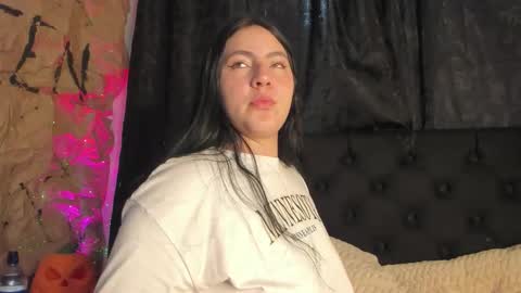 jeniferpowell_nm online show from October 23, 2025, 8:29 pm