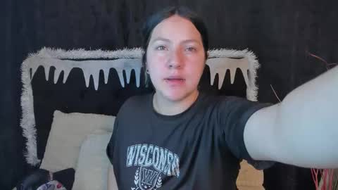 jeniferpowell_nm online show from November 26, 2025, 7:37 pm