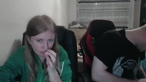 Snapshot of jenisandpeter chatting on October 21, 2025, 6:41 pm JenisAndPeter online show from October 21, 2025, 6:41 pm