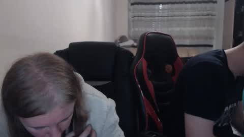 Snapshot of jenisandpeter chatting on October 26, 2025, 7:42 pm JenisAndPeter online show from October 26, 2025, 7:42 pm