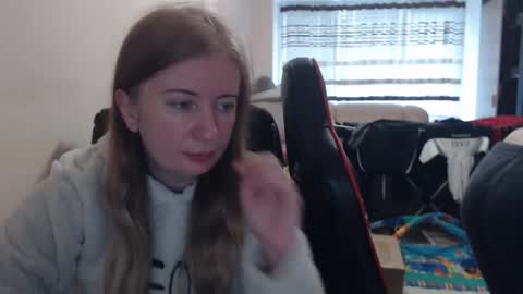 Snapshot of jenisandpeter chatting on October 27, 2025, 7:45 am JenisAndPeter online show from October 27, 2025, 7:45 am