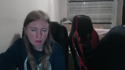 Snapshot of jenisandpeter chatting on November 2, 2025, 8:11 pm JenisAndPeter online show from November 2, 2025, 8:11 pm