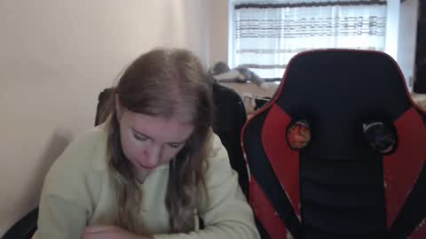 Snapshot of jenisandpeter chatting on November 5, 2025, 7:08 am JenisAndPeter online show from November 5, 2025, 7:08 am