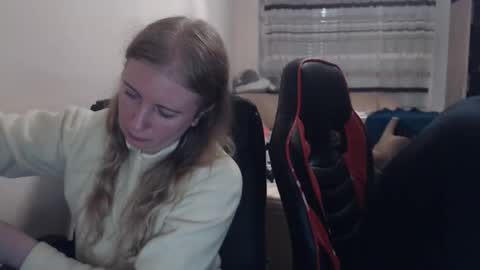 Snapshot of jenisandpeter chatting on November 5, 2025, 7:14 pm JenisAndPeter online show from November 5, 2025, 7:14 pm