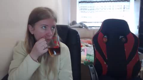 Snapshot of jenisandpeter chatting on November 7, 2025, 7:30 am JenisAndPeter online show from November 7, 2025, 7:30 am