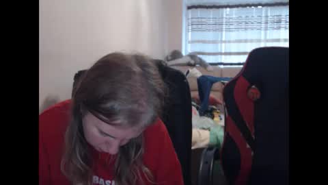 Snapshot of jenisandpeter chatting on November 19, 2025, 6:35 am JenisAndPeter online show from November 19, 2025, 6:35 am