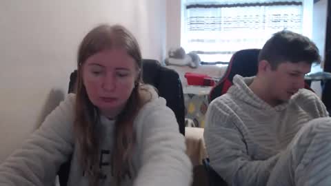 Snapshot of jenisandpeter chatting on December 15, 2025, 8:18 am JenisAndPeter online show from December 15, 2025, 8:18 am