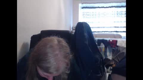 JenisAndPeter online show from March 17, 2026, 6:06 am