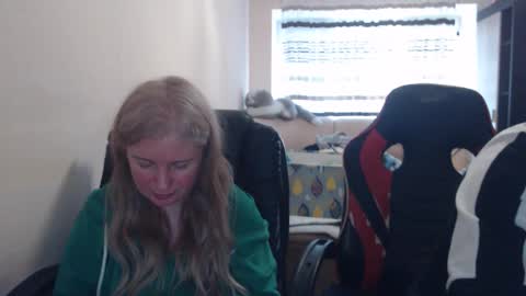 JenisAndPeter online show from April 15, 2026, 5:42 pm