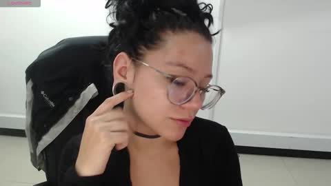 Snapshot of jenn_cg chatting on December 1, 2025, 8:03 pm jenn online show from December 1, 2025, 8:03 pm