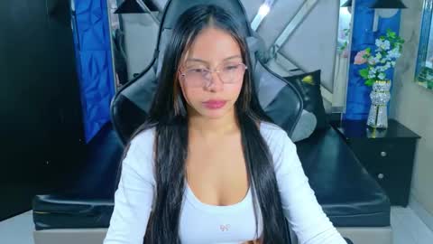 jenna_flor online show from December 16, 2025, 10:04 pm