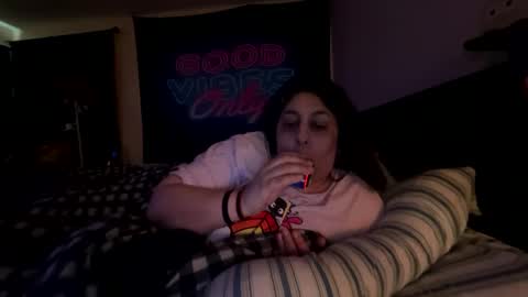 Snapshot of jennabrady chatting on September 27, 2025, 2:33 pm  Dragon Queen. Be my Dragon --  and  online show from September 27, 2025, 2:33 pm