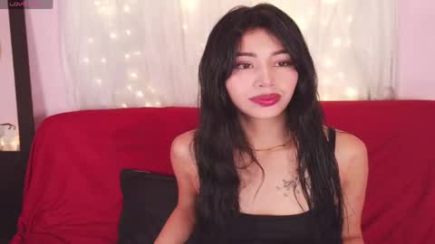 Snapshot of jenner_mills chatting on May 9, 2026, 11:37 am Jenner online show from May 9, 2026, 11:37 am