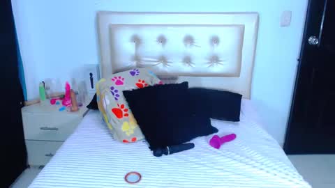 jenn online show from December 31, 2024, 12:11 am