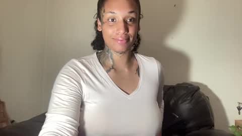 Snapshot of jenni_cash chatting on November 6, 2025, 8:04 am Mistress Jenni online show from November 6, 2025, 8:04 am