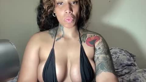 Snapshot of jenni_cash chatting on December 16, 2025, 6:51 am Mistress Jenni online show from December 16, 2025, 6:51 am