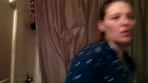 Snapshot of jennibean6996 chatting on December 9, 2024, 1:51 am Jennibean6996 online show from December 9, 2024, 1:51 am