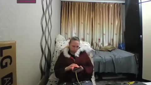 JenniDeep online show from November 24, 2025, 3:01 pm