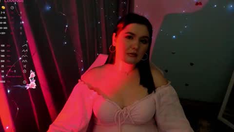 Snapshot of jennie_berry chatting on November 17, 2025, 7:30 pm Jennie online show from November 17, 2025, 7:30 pm