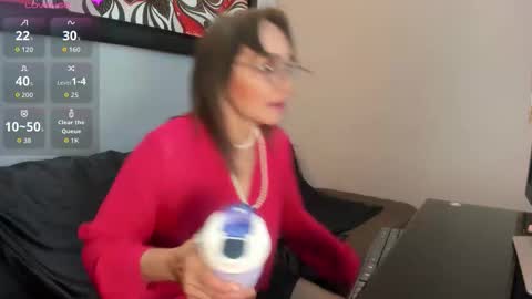 Jennie online show from November 7, 2025, 12:16 pm