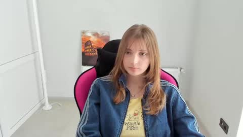 Snapshot of jenniestar chatting on April 14, 2026, 12:44 pm Karla online show from April 14, 2026, 12:44 pm