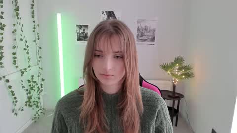 Snapshot of jenniestar chatting on April 28, 2026, 12:54 pm Karla online show from April 28, 2026, 12:54 pm