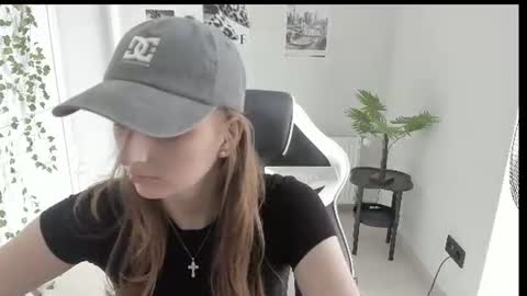 Snapshot of jenniestar chatting on June 20, 2026, 12:19 pm Karla online show from June 20, 2026, 12:19 pm