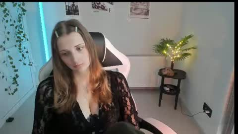Snapshot of jenniestar chatting on July 7, 2026, 12:53 pm Karla online show from July 7, 2026, 12:53 pm