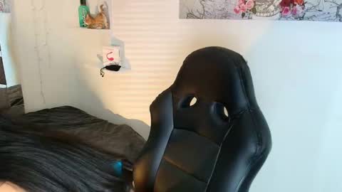 JENNIFER online show from November 10, 2025, 3:00 pm