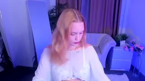 Snapshot of jennifer_shy_ chatting on July 25, 2026, 11:41 am Jennifer online show from July 25, 2026, 11:41 am