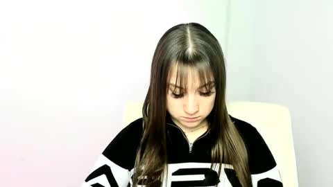 Jennifer online show from January 28, 2025, 12:22 pm