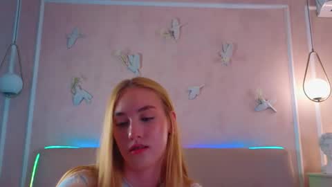 Snapshot of jennifercamprell chatting on April 15, 2026, 7:10 pm jennifercamprell online show from April 15, 2026, 7:10 pm