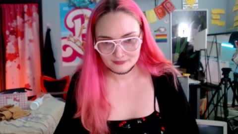 Jennifer Gwen online show from December 17, 2025, 2:17 am