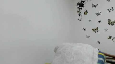 Snapshot of jenniferloveyou chatting on April 3, 2026, 10:35 am jenniferloveyou online show from April 3, 2026, 10:35 am