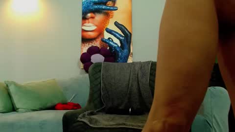 jenniferreys online show from November 26, 2025, 6:47 am