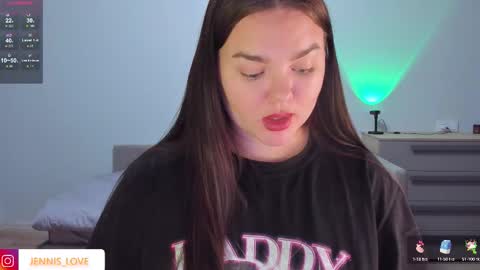 Mila online show from October 6, 2025, 6:44 am