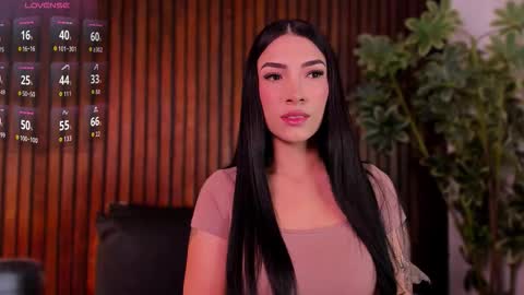 Snapshot of jennmiller_ chatting on November 21, 2025, 11:53 am online show from November 21, 2025, 11:53 am