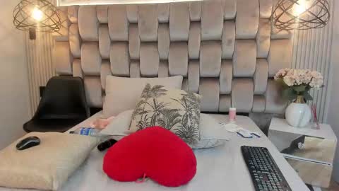 Snapshot of jennsexy_ chatting on March 8, 2025, 12:00 am Jennsexy  online show from March 8, 2025, 12:00 am