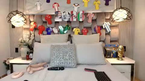 Snapshot of jennsexy_ chatting on July 18, 2026, 7:17 pm Jennsexy online show from July 18, 2026, 7:17 pm
