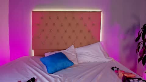 Snapshot of jenny__lawrence chatting on January 7, 2026, 7:38 pm jenny__lawrence online show from January 7, 2026, 7:38 pm