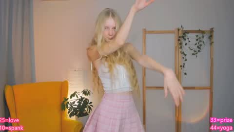 Snapshot of jenny_ames chatting on December 5, 2024, 6:33 pm Jenny online show from December 5, 2024, 6:33 pm