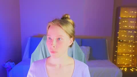 Snapshot of jenny_angelok chatting on June 3, 2026, 2:19 pm Next broadcast on December 05 subject to change online show from June 3, 2026, 2:19 pm