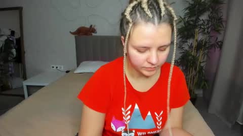 Jenny online show from October 24, 2025, 9:38 am