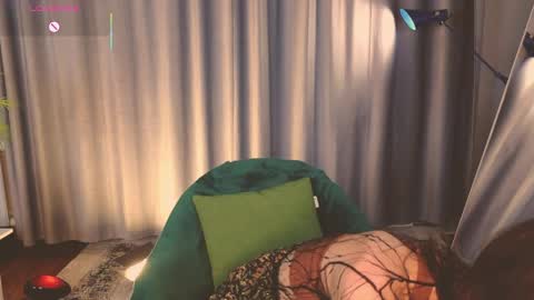 jennyfer_me online show from April 1, 2026, 1:41 pm