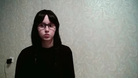 JennyOlset online show from September 21, 2025, 12:51 pm