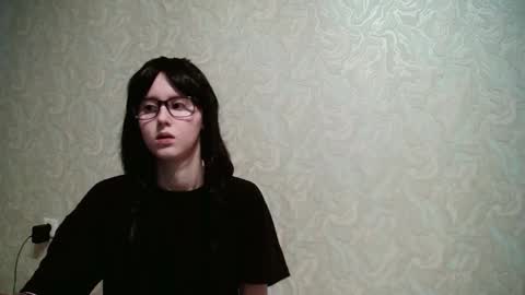 JennyOlset online show from September 27, 2025, 12:43 pm