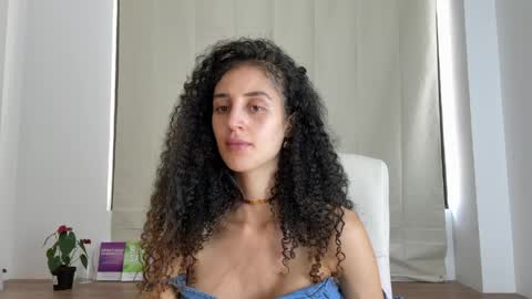 Snapshot of jennytaborda_oficial chatting on May 26, 2026, 4:14 pm Jenny taborda online show from May 26, 2026, 4:14 pm
