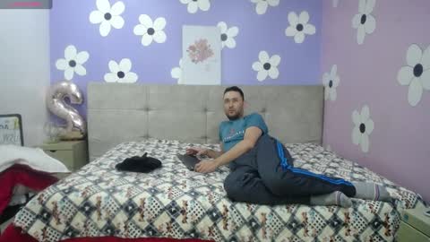 Snapshot of jeremmyandstacy chatting on February 5, 2025, 12:38 pm Jeremmyandstacy online show from February 5, 2025, 12:38 pm