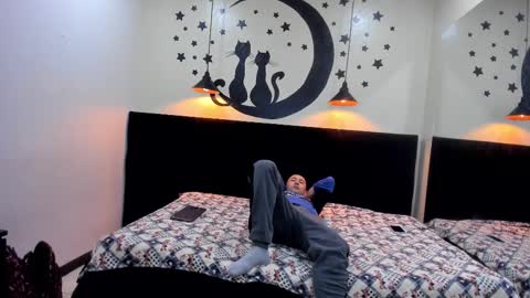 Snapshot of jeremmyandstacy chatting on February 10, 2025, 12:18 pm Jeremmyandstacy online show from February 10, 2025, 12:18 pm